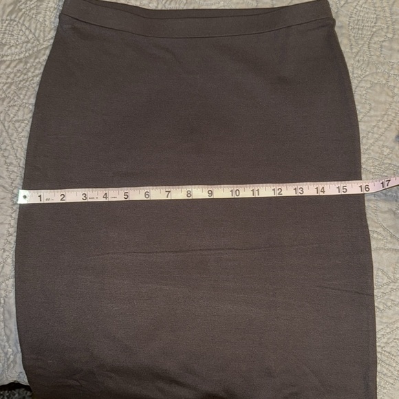 10 for $15 SALE ⭐️Dark gray fitted pencil skirt - Picture 5 of 6